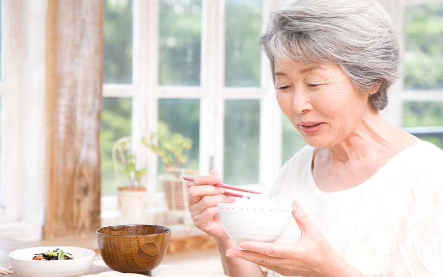 インプラントのメリットとは？01_機能性 自分の歯と同じように扱える